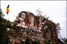Pinnacle - zbylé zdi